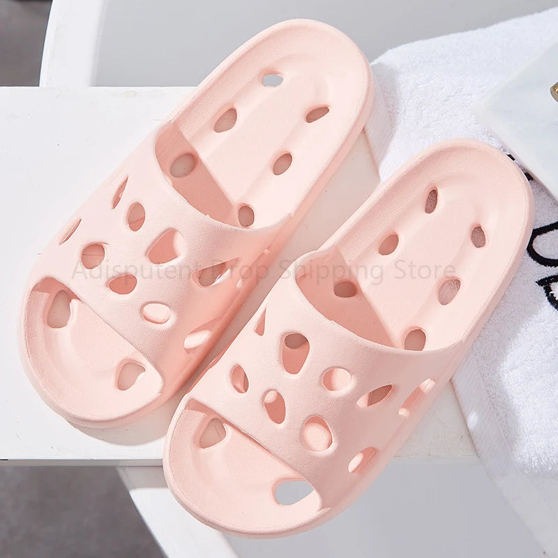 Summer Slippers Couple Cute Bear Cartoon Print Soft Sole Indoor Sandals Men Non-Slip Outdoor Beach Shoes Women Bathroom Footwear