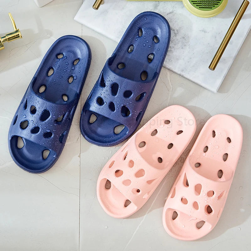 Summer Slippers Couple Cute Bear Cartoon Print Soft Sole Indoor Sandals Men Non-Slip Outdoor Beach Shoes Women Bathroom Footwear